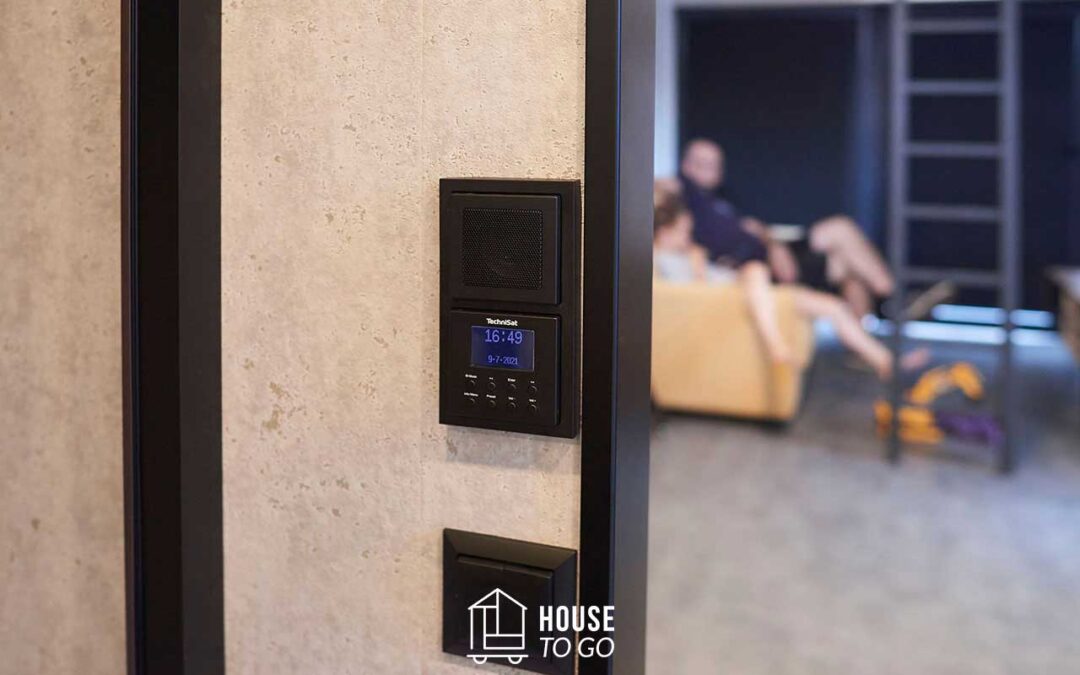 łazienka w domku mobilnym